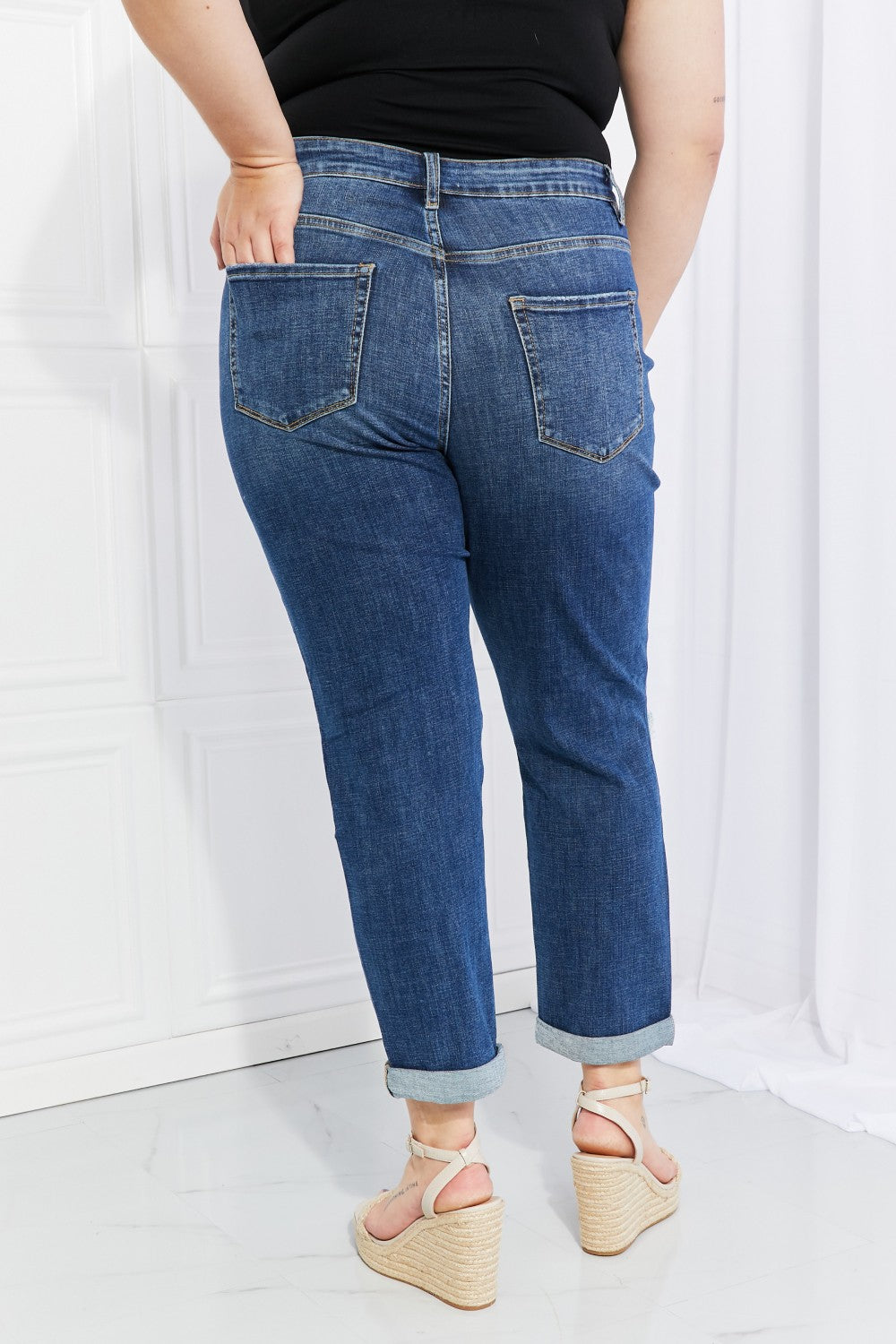 VERVET Distressed Cropped Jeans with Pockets