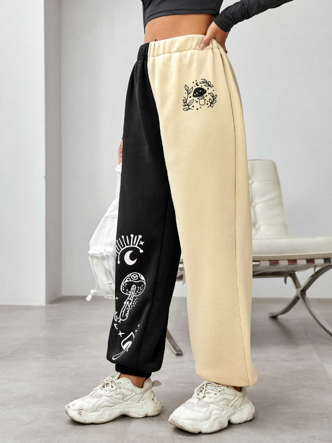 Graphic Contrast Sweatpants